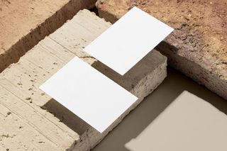 石块背景正反面高档轻奢名片样机