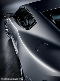 阿斯顿马丁-线条感优美的车侧