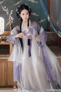 拿着扇子的古典古装汉服美女图片 拿着扇子的古典古装汉服美女图片