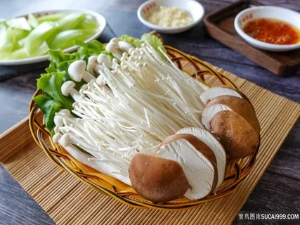 野山菌拼盘图片 野山菌拼盘图片