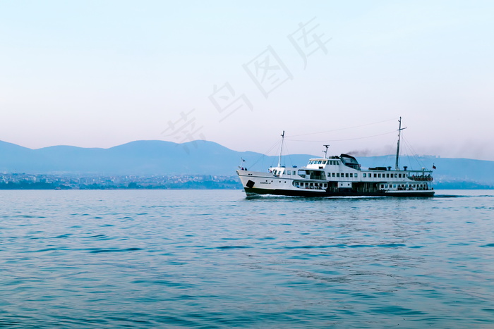 新型普通客船图片