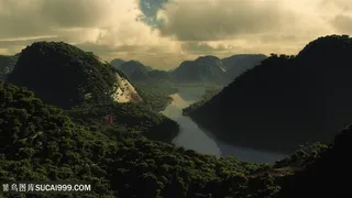 青山碧水唯美风景画壁纸