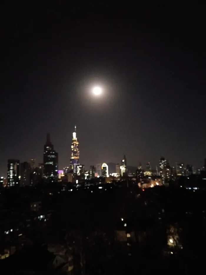 城市的月色