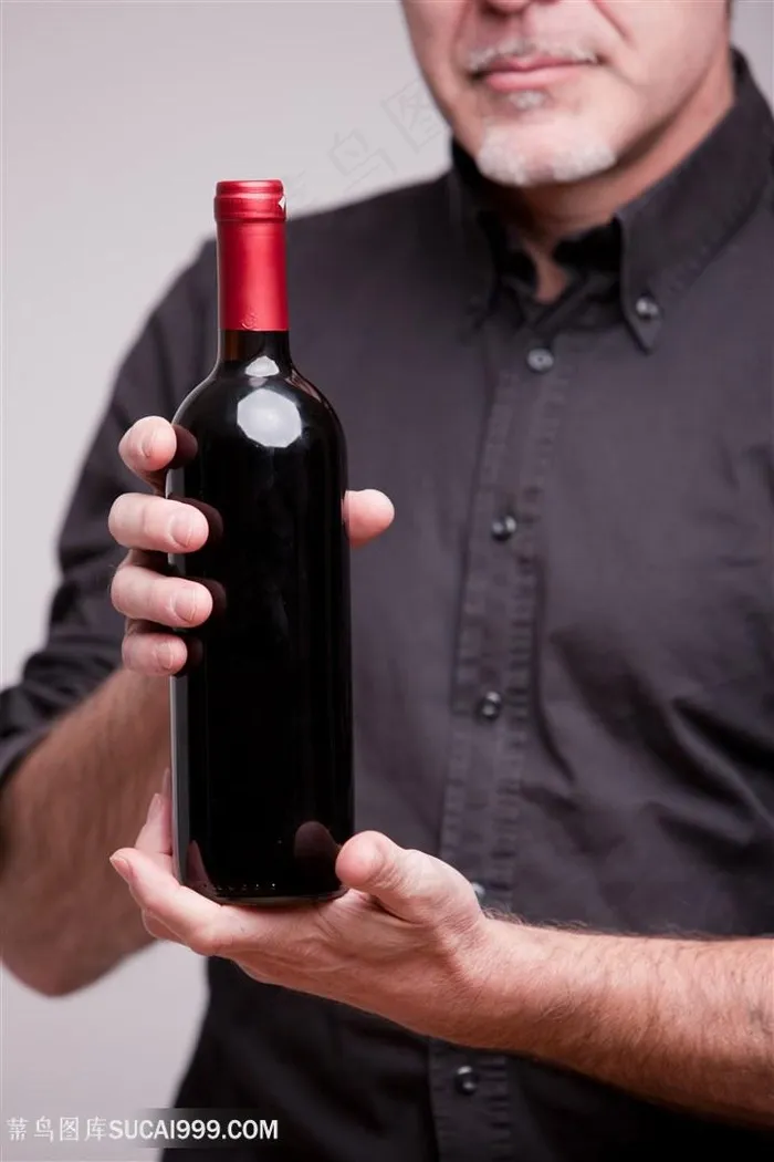 展示红酒的人物高清图片