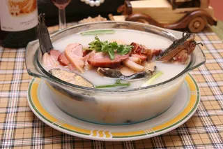 腊肉炖鲶鱼 38元