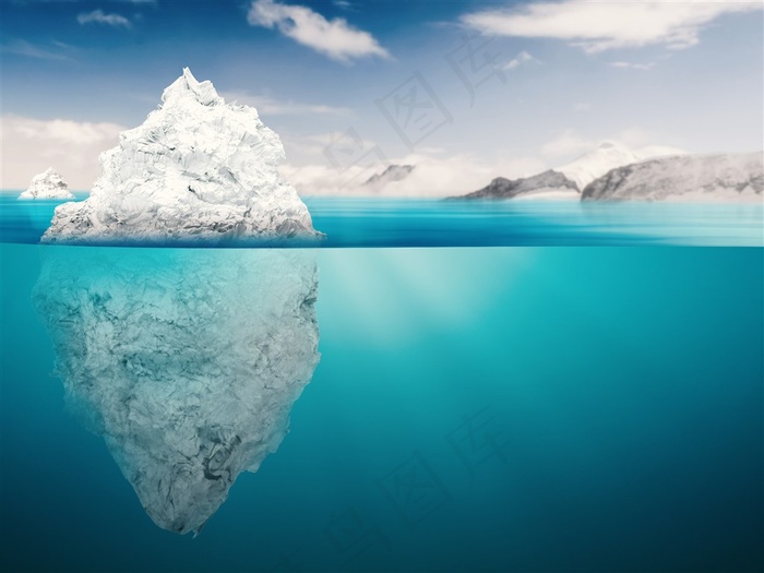 水中的冰山景色高清图
