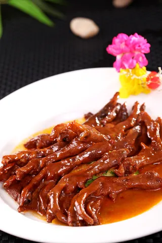 R00090鲜汁菇烧鸭掌