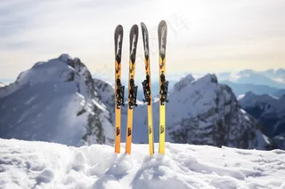 冬季滑雪场滑雪板高山摄影图