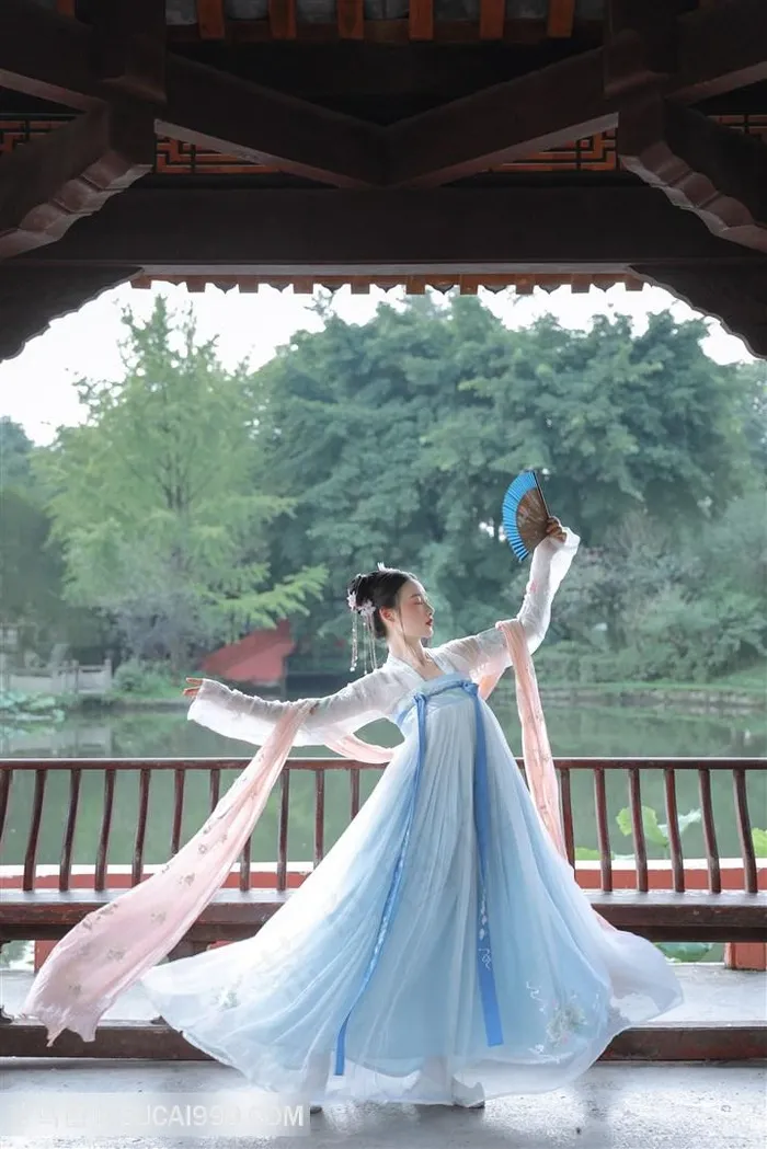 唯美舞蹈古装美女图片