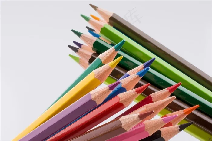 一卷漂亮的彩色铅笔素材摄影图片