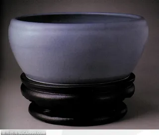 传统工艺-蓝色的瓷罐