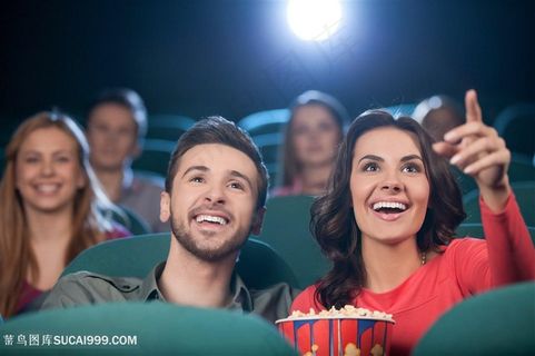 看电影的欧美情侣高清图片