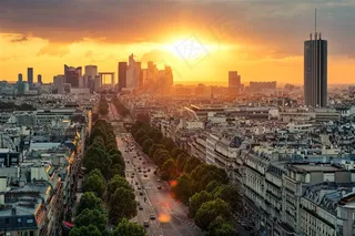 日出时分的城市风景