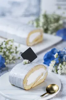 蛋糕店小蛋糕慕斯美食甜品图片