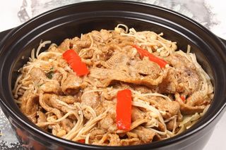 石锅煲类火锅川菜特色菜金针菇肥牛煲