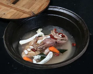 05  山珍水鸭锅-灶王爷