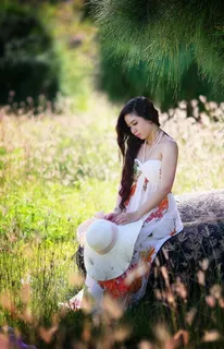 唯美挂脖裙装美女图片 唯美挂脖裙装美女图片