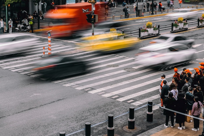 路交通城市街人人群行人过街