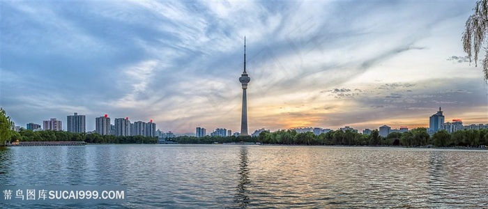 夕阳下的玉渊潭公园