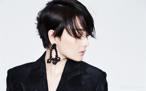 酷酷的美女图片