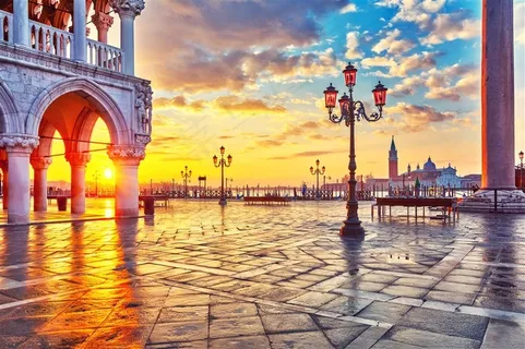 阳光广场欧式建筑风景画