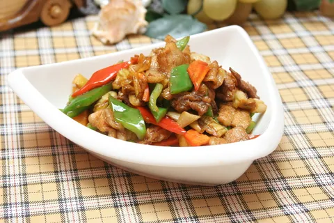 干黄瓜炒花肉 18元