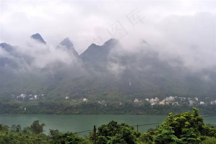 广西大化山脉公路自然风景高清素材图