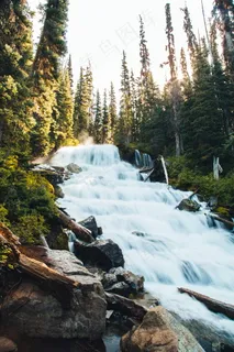 高山流水高清图片 高山流水高清图片
