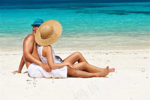 休闲海湾情侣摄影