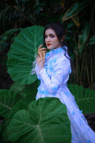 印度蓬蓬裙美女写真图片