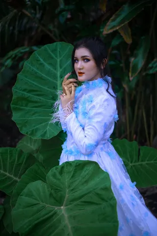 印度蓬蓬裙美女写真图片