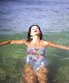 仰泳美女*摄影 仰泳美女*摄影