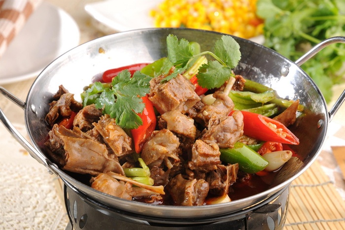 干锅美食焖锅湘菜麻辣香辣纸锅干锅啤酒鸭