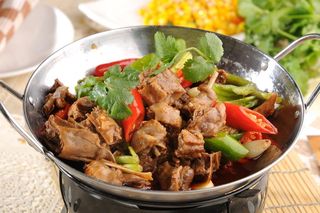 干锅美食焖锅湘菜麻辣香辣纸锅干锅啤酒鸭