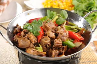 干锅美食焖锅湘菜麻辣香辣纸锅干锅啤酒鸭