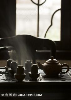 茶楼里的茶壶茶杯茶海