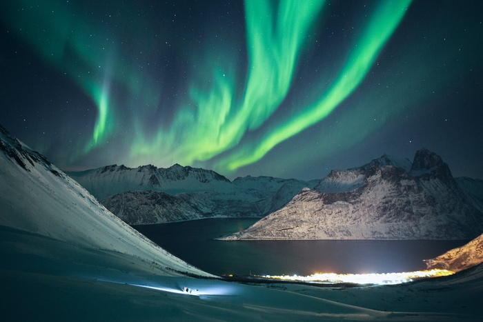 绿色极光壁纸图片