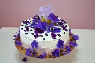 紫罗兰奶油蛋糕图片