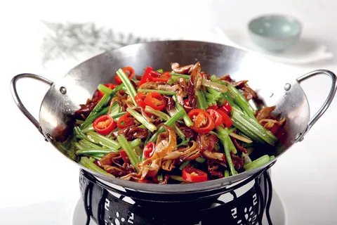 干锅美食焖锅湘菜麻辣香辣纸锅干锅腊大肠