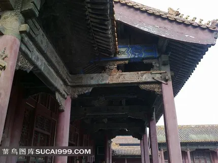 北京故宫宫内的残破屋角