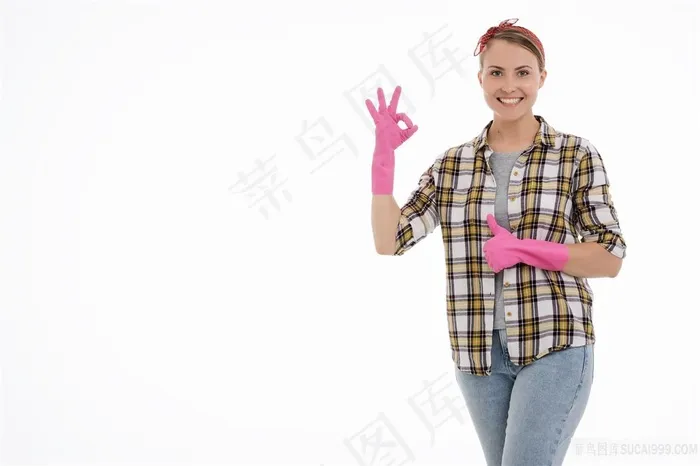 做OK手势的家庭主妇
