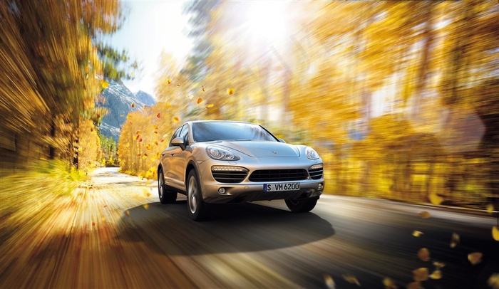 保时捷秋天郊外高清汽车广告图