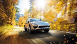 保时捷秋天郊外高清汽车广告图