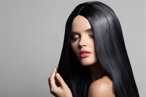 国外黑发女孩 国外黑发女孩