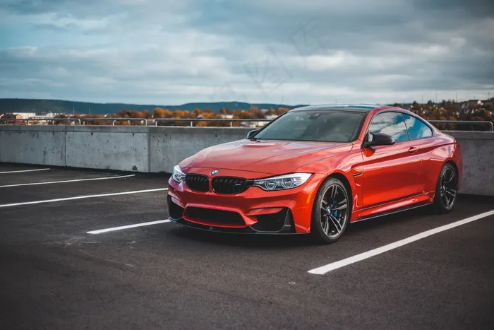 红色漂亮汽车图片