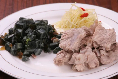 皮蛋排骨粥 皮蛋排骨粥