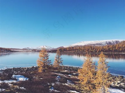 景色宜人的湖泊摄影大图 景色宜人的湖泊摄影大图