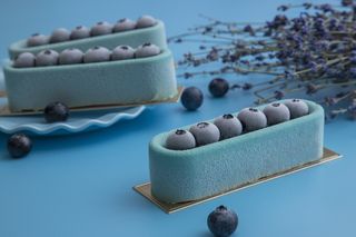 蛋糕店小蛋糕慕斯美食甜品图片