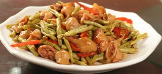 酸豆角炒肥肠18元