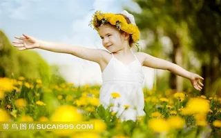 花丛中的国外小女孩